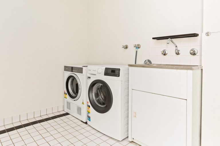 Interior 2, Pristine 2-bed Near Marrickville Village, Sydney