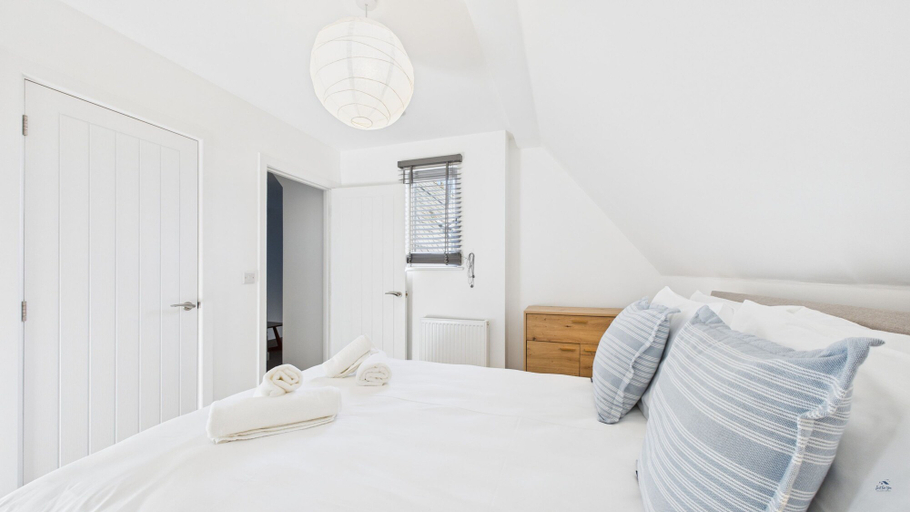 Room 2, Union Road Where Coastal Calm Meets Conscious Living, Isle of Wight
