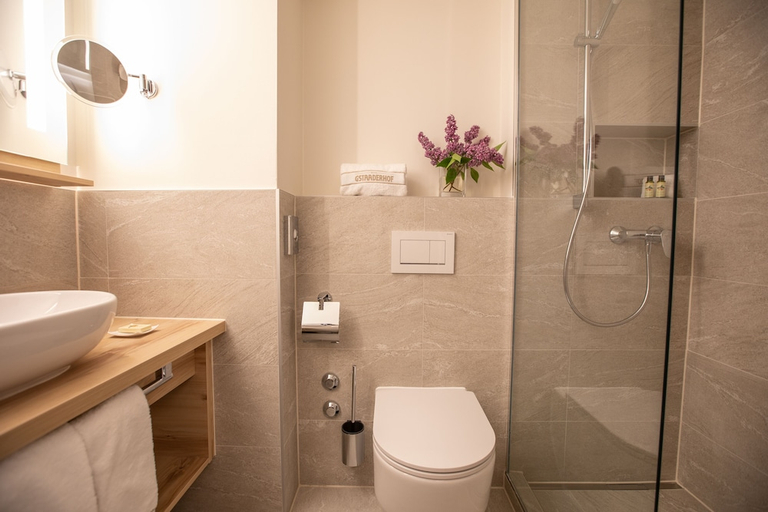 Bathroom 3, Hotel Gstaaderhof, Saanen