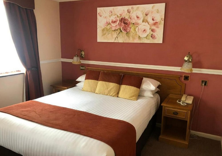 Bedroom 2, Beaufort Park Hotel, Flintshire