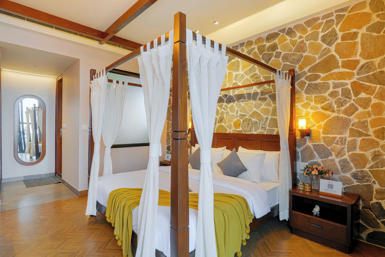 Room 2, Shilayvas Cottages - Centrally Air Conditioned, Shimla