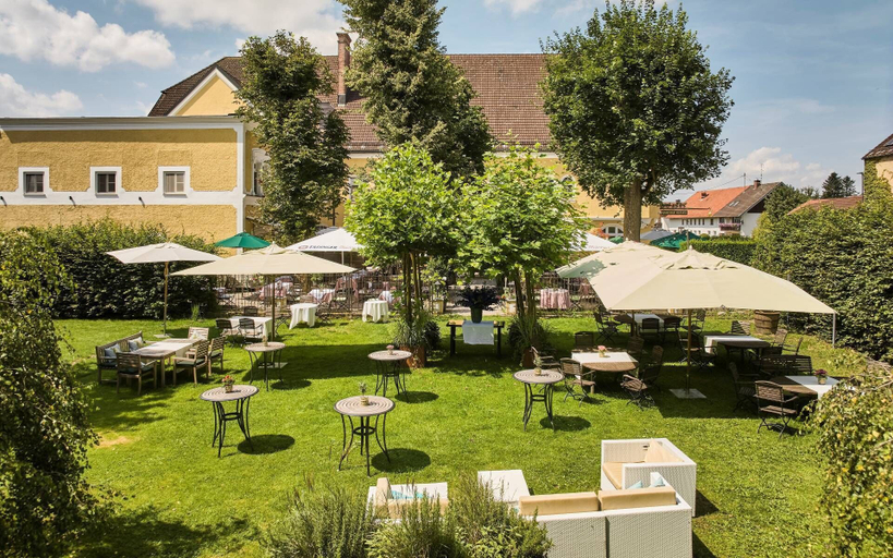 Exterior & Views 2, Hotel Gutsgasthof Stangl, Ebersberg