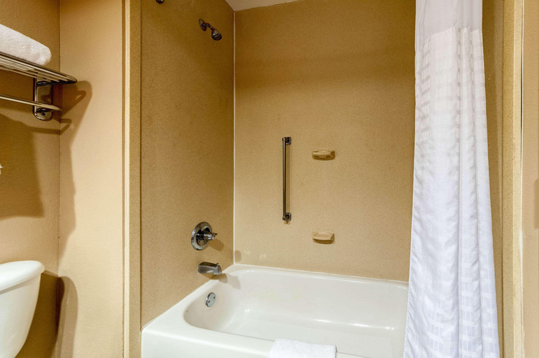 Bathroom 3, Quality Inn Clarksdale MS, Coahoma