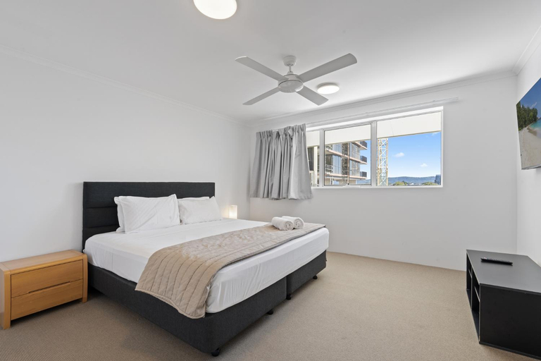Bedroom 3, BreakFree Diamond Beach Broadbeach, Gold Coast