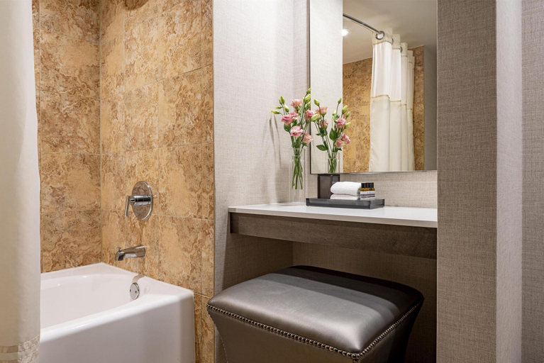 Bathroom 5, Hyatt Regency Orlando International Airport, Orange