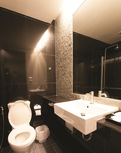 Bathroom 4, Varrzon Residence Srinakarin 56, Prawet