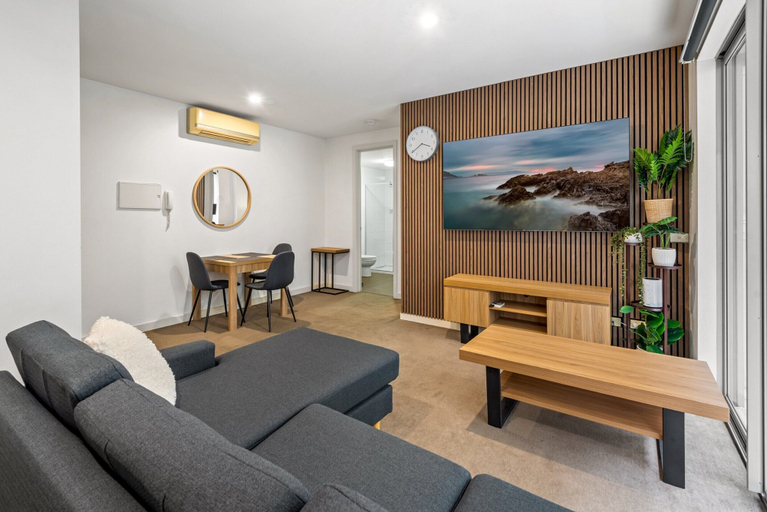 Living area 5, Cosy 1-bed With Balcony in Trendy St Kilda, Melbourne