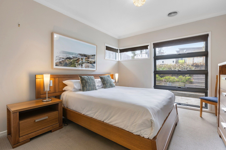 Room 2, Cosy 3-bedroom Retreat With Outdoor Space, Surf Coast - East