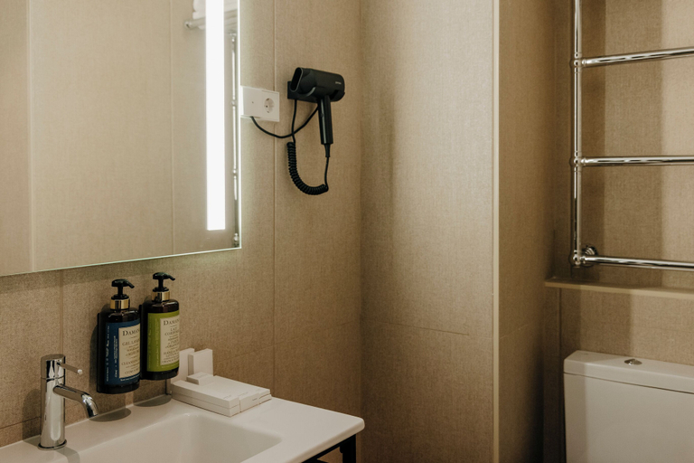Bathroom 4, Hotel PAX Atocha, Madrid