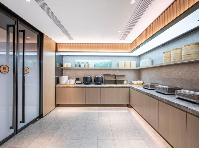 Food & Drinks 5, Ji Hotel Shanghai Xujiahui Caobao Road Subway Stat, Shanghai
