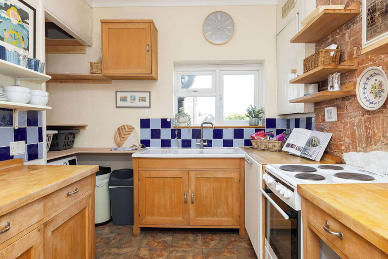 Room 2, Characterful City Maisonette for 4, West Sussex