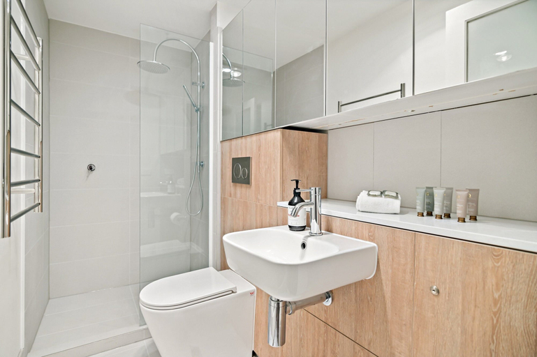 Others 3, Modern, Renovated Apartment in Melbourne CBD, Melbourne
