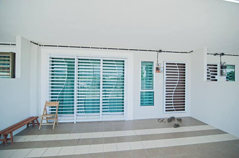 Hotel Front 5, Animation Homes I Meru Raya IPOH I by Grab A Stay l 16pax max, Kinta