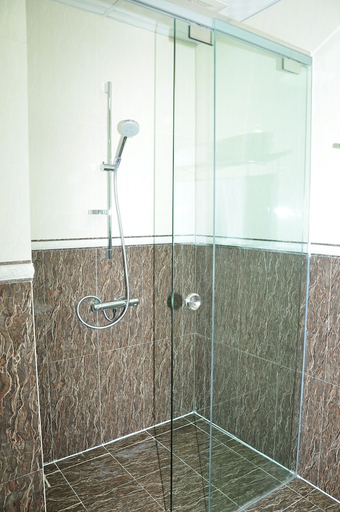 Bathroom, Dattravi Hostel, Da Nang
