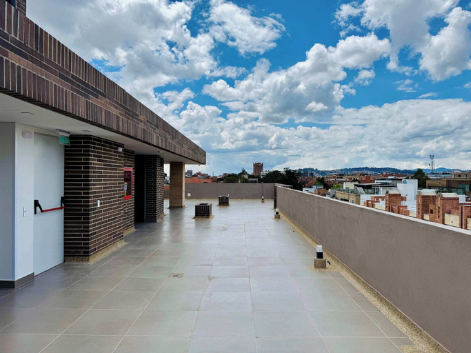 Room 2, w Serene 2BR w Balcony in Santa Barbara, Santafé de Bogotá