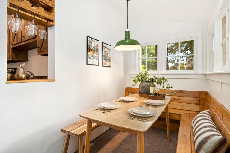 Dining 4, Oak Street Bungalow Walk to Old Town & CSU, Larimer