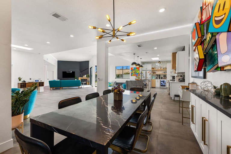 Room 2, The Lighthouse- Monthly 4 bd 4 bth Pool Spa, Riverside