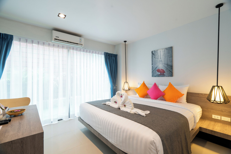 bedroom 13