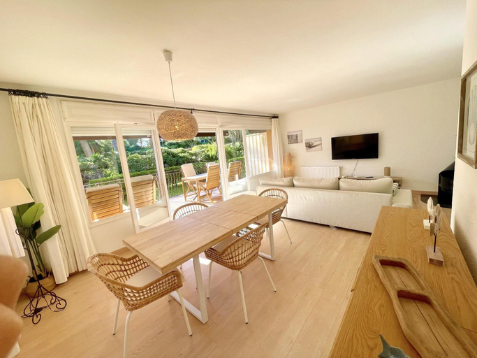1, Apartment in Calella with Waterfront Views, Girona
