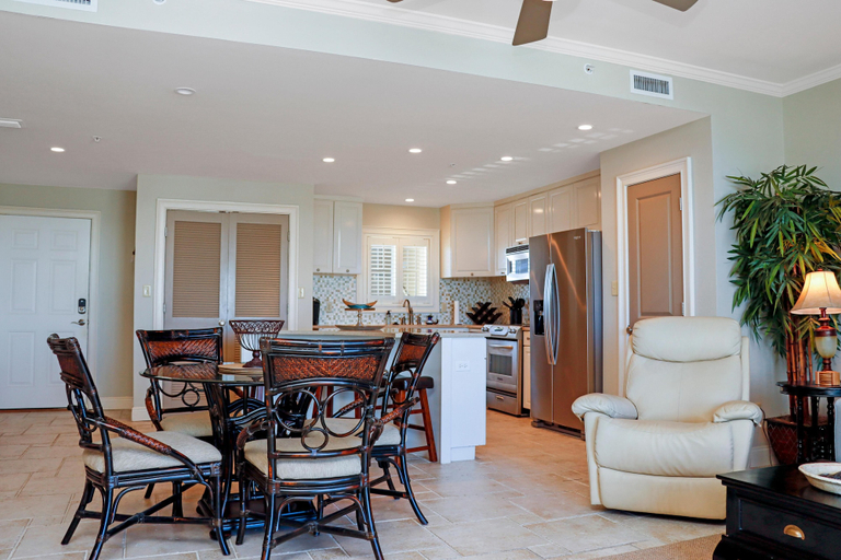 Dining 1, The Villas #302, Bay