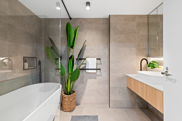 Bathroom 3, Scenic Beachside 3-bedroom With Water Views, Melbourne