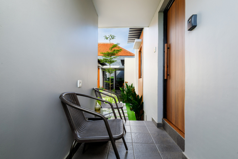 Others 2, Andewi Cabin, Badung