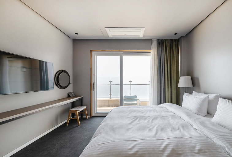 Bedroom 2, Day Nice Hotel, Boryeong