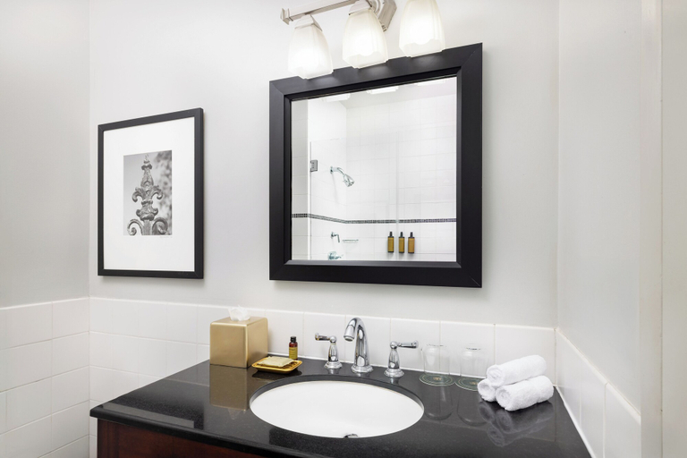 Bathroom 2, The Riverfront Hotel New Orleans, Orleans