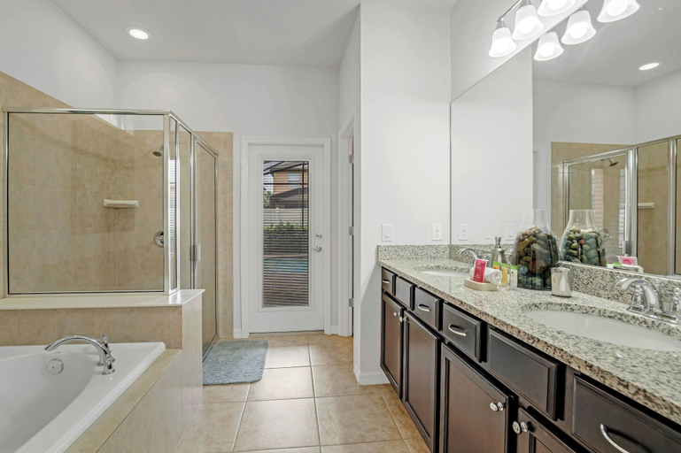 Bathroom 4, Elegant Villa W/private Pool/spa & Game Room!, Osceola