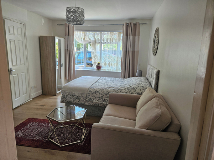 Others 4, Lovely Studio in Town Centre, Reading