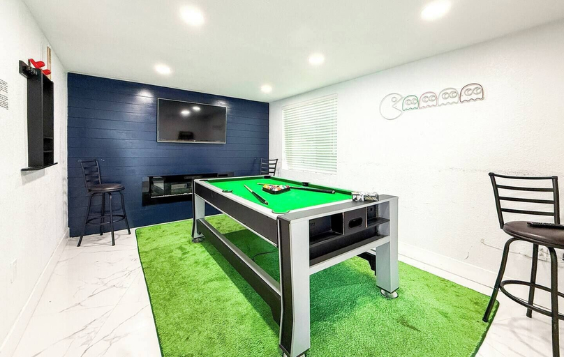 Room 2, Relax Play Pool Games Prime Location, Broward