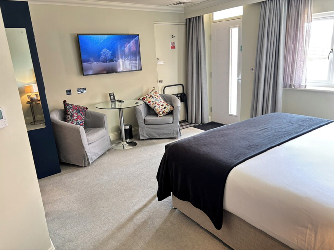 Bedroom 2, Hillside Farm Barn Apartments, Surrey