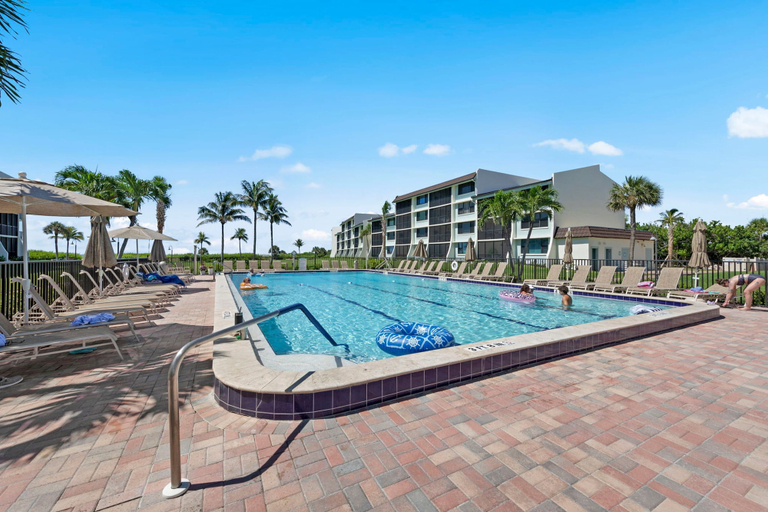 Pool, Loggerhead Cay 443 Pet Friendly on the Beach, Lee