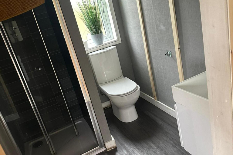 Bathroom, Glamping Hut - Sleeps up to 4 Hot Tub & Parking, Powys