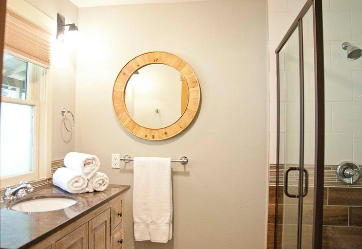 Bathroom 4, Sierra Sky Ranch, Madera