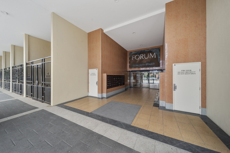 Reception, Loft-style CBD 1-bed With Rooftop Terrace & BBQ, Canberra