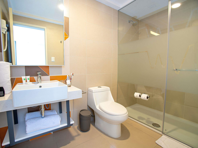 Bathroom 5, ibis Styles Lima Benavides Miraflores Hotel, Lima