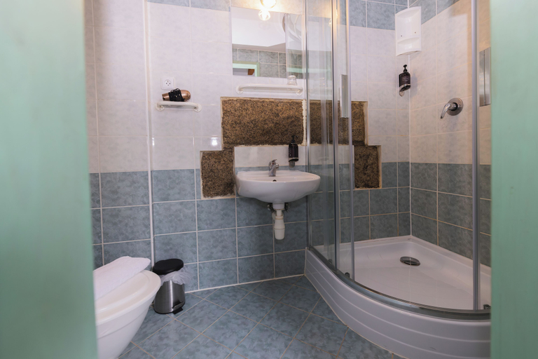 Bathroom 3, Hotel Petřín, Jablonec nad Nisou