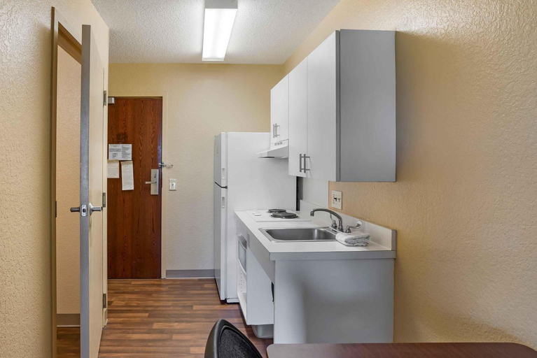 Bathroom 4, Extended Stay America Suites Mt Laurel Crawford Pl, Burlington