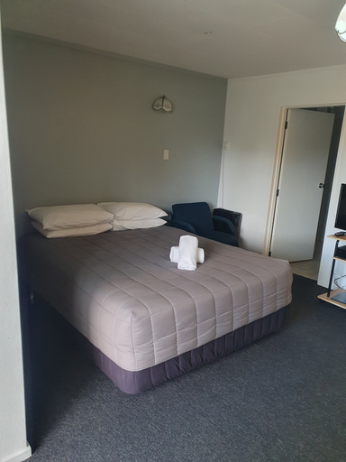 Bedroom 5, Ohakune Court Motel, Ruapehu