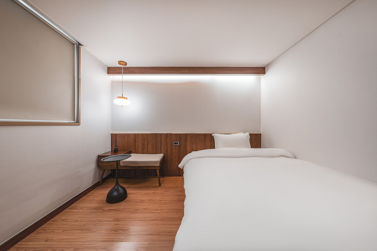 Bedroom 3, Gyeongju Hotel Gonggan, Gyeongju