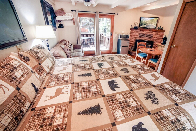Bedroom 2, Sunnyside Knoll: 10 1 Bedroom Studio, Larimer