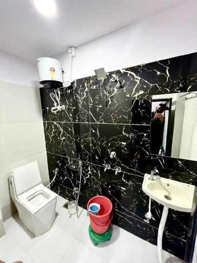 Bathroom, Hotel Banwari Palace , Ujjain