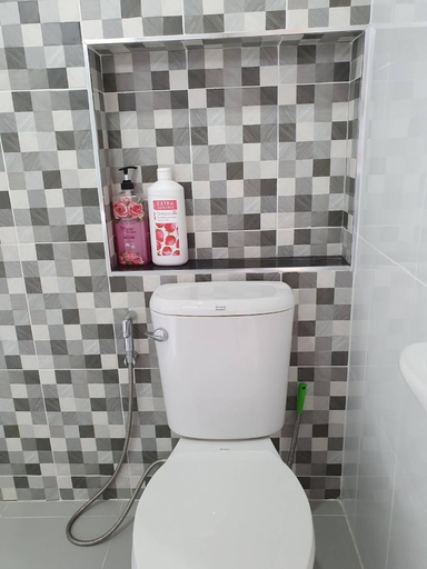 Bathroom 3, Samutsakorn Condo, Muang Samut Sakhon