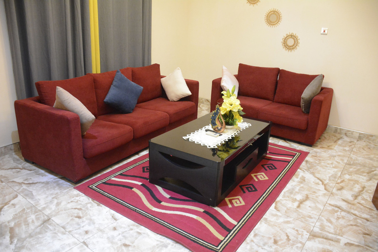Living area, Hunters Royal Apartments, Tema