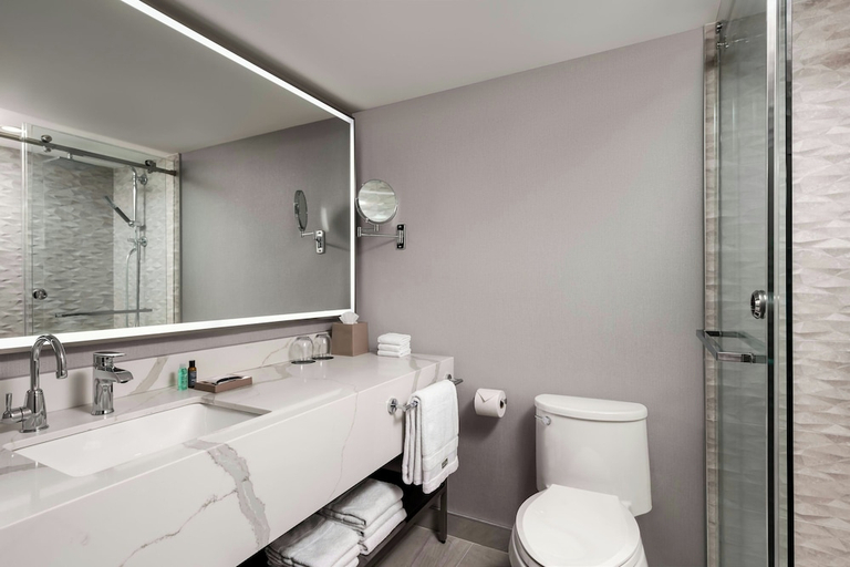 Bathroom 3, The Westin Harbour Castle, Toronto, Toronto