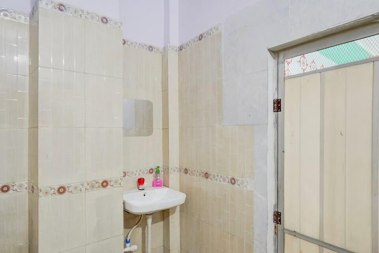 Bathroom, Zoom Hotel, Ghaziabad