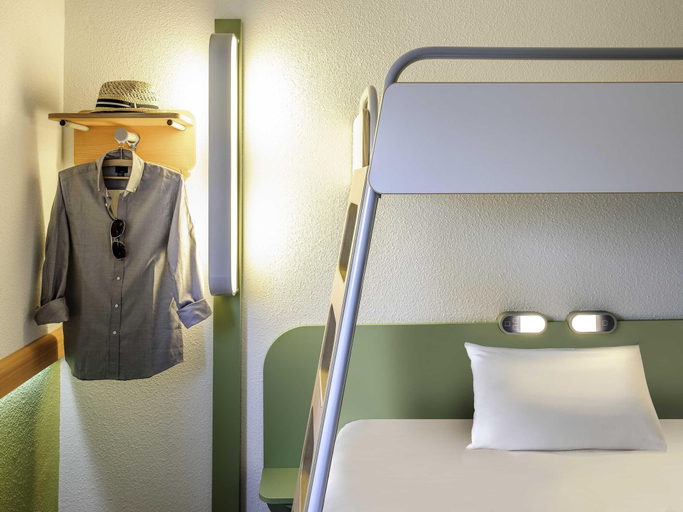 Bedroom 2, Ibis Budget Hamburg Altona, Hamburg