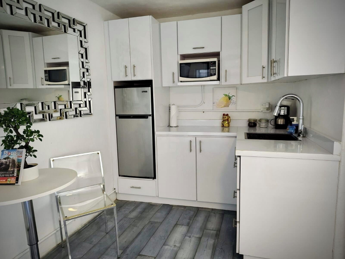 Others 4, Segovia Studio Units