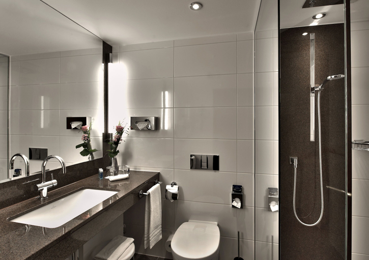Bathroom 5, Maritim Hotel Köln, Köln